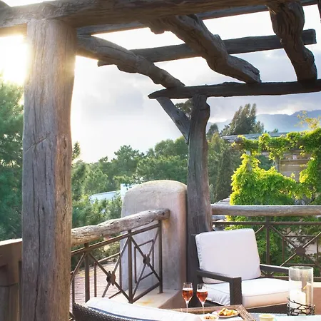 فندق Grand De & Nucca كالا روسا