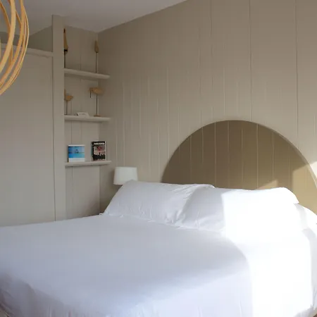 Grand De & Nucca Hotel