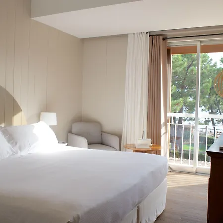 Grand De & Nucca Ξενοδοχείο 5*