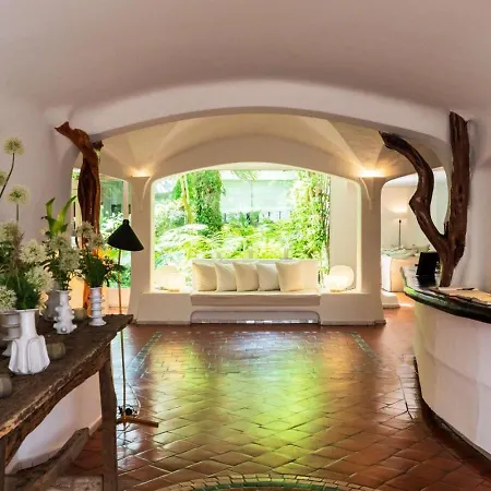 Ξενοδοχείο Grand De & Nucca