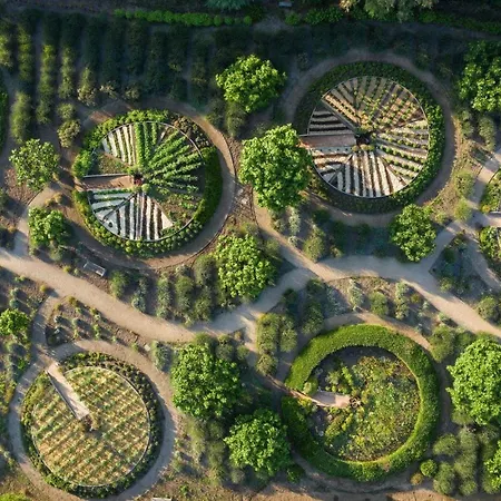 Grand De & Nucca فندق