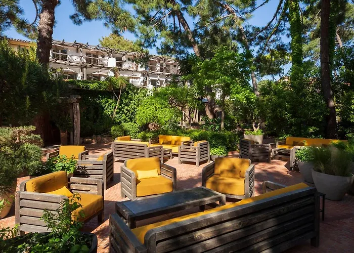 Grand De Cala Rossa&spa Nucca Hotel