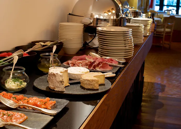 Grand De & Nucca Hotel