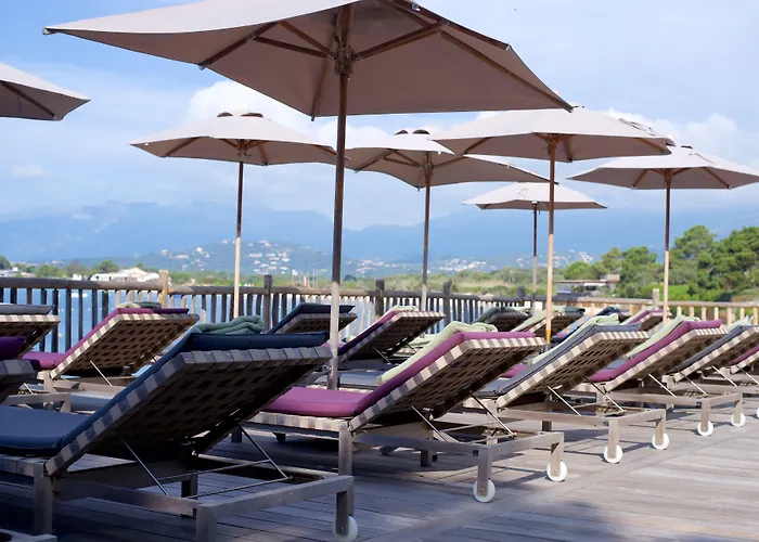 Hotel Grand De & Nucca